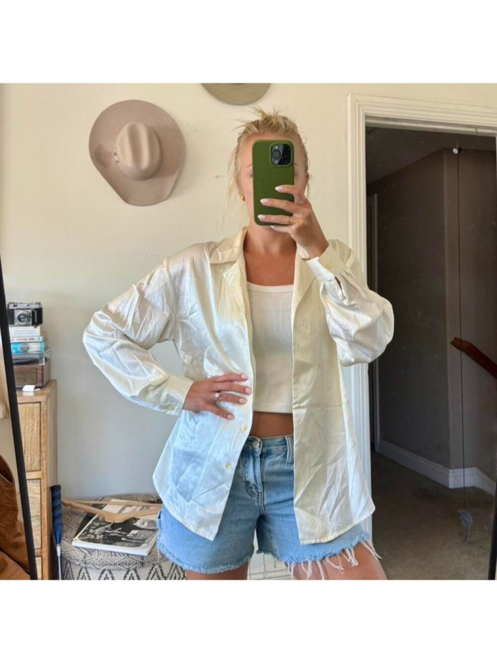 JH COLLECTIBLES CREAM SILKY BUTTON UP CARDIGAN TOP WOMENS 10